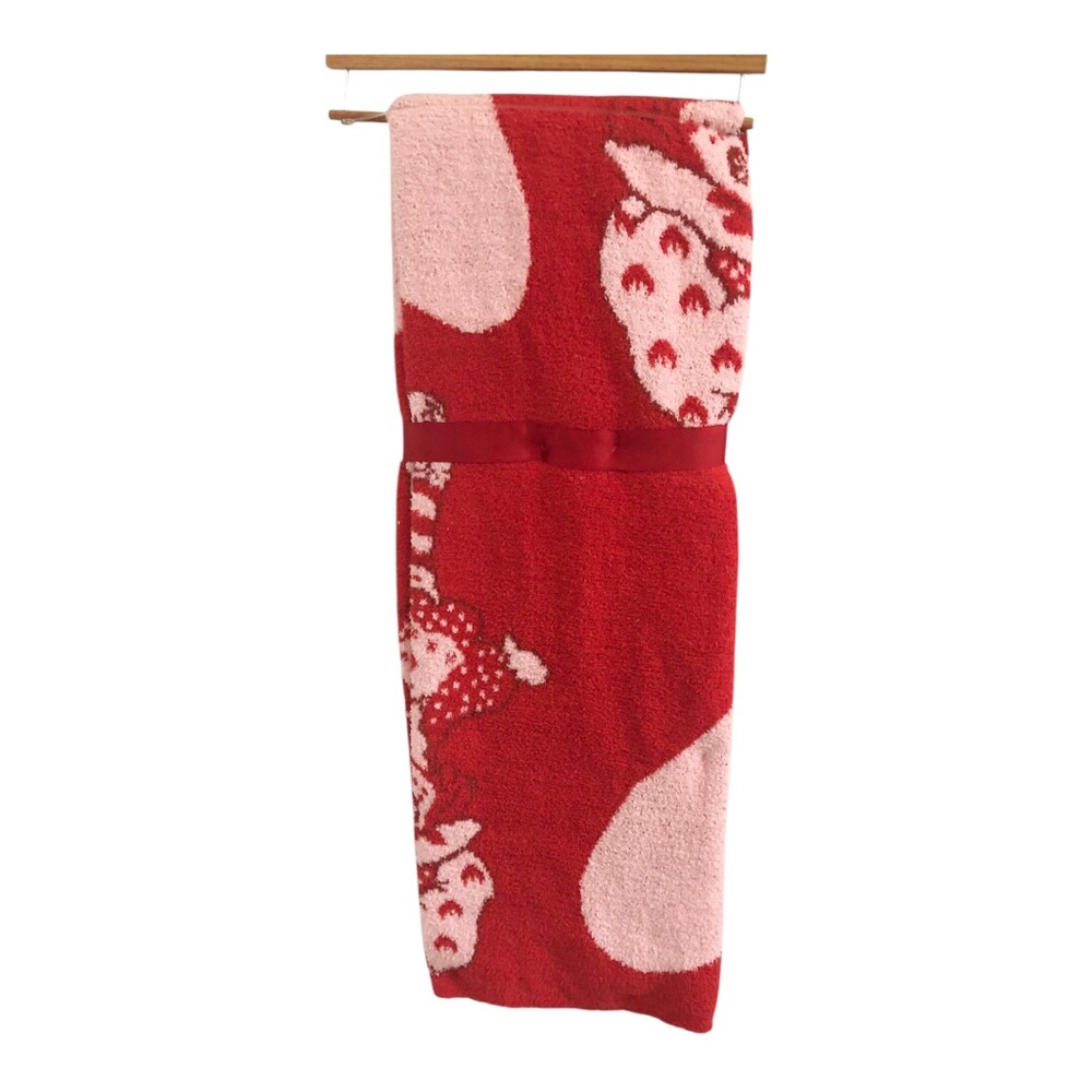 Strawberry shortcake fluffy red pink terry cloth look decor throw blanket‎ new